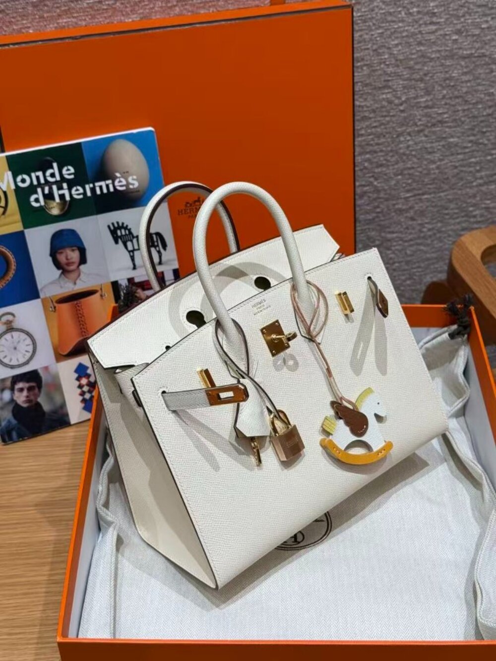 Classic Hermes Bag: A Stylish and Versatile Choice for Elegance